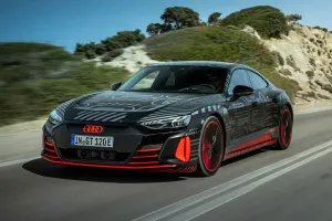 Tesla Model S vs Audi e-tron GT: Head-to-Head on Key Features and Specifications – Expert Insights