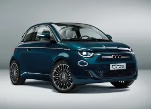 Mini Cooper SE vs Fiat 500e: Head-to-Head on Key Features and Specifications – Expert Insights