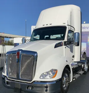 Tesla Semi vs Kenworth T680E: The Ultimate Expert Comparison Guide