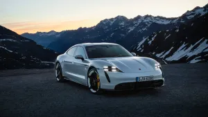 Tesla Model S vs Porsche Taycan: How They Stack Up – Expert Analysis on Features and Performance