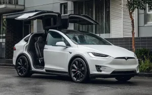 Tesla Model X: An Expert Breakdown and Full Guide